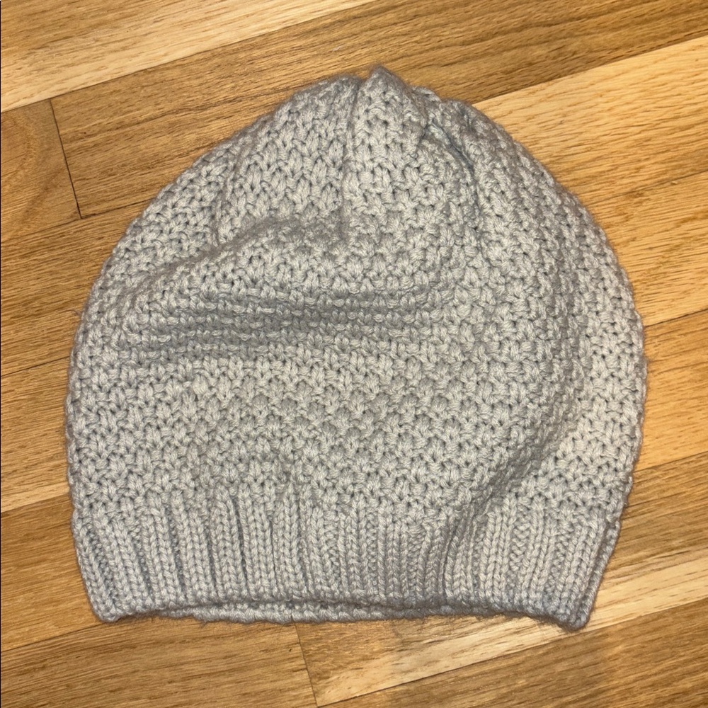 BCBGeneration Women’s Beanie, Great Condition!